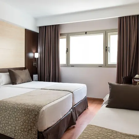 Отель Catalonia Sagrada Familia Барселона